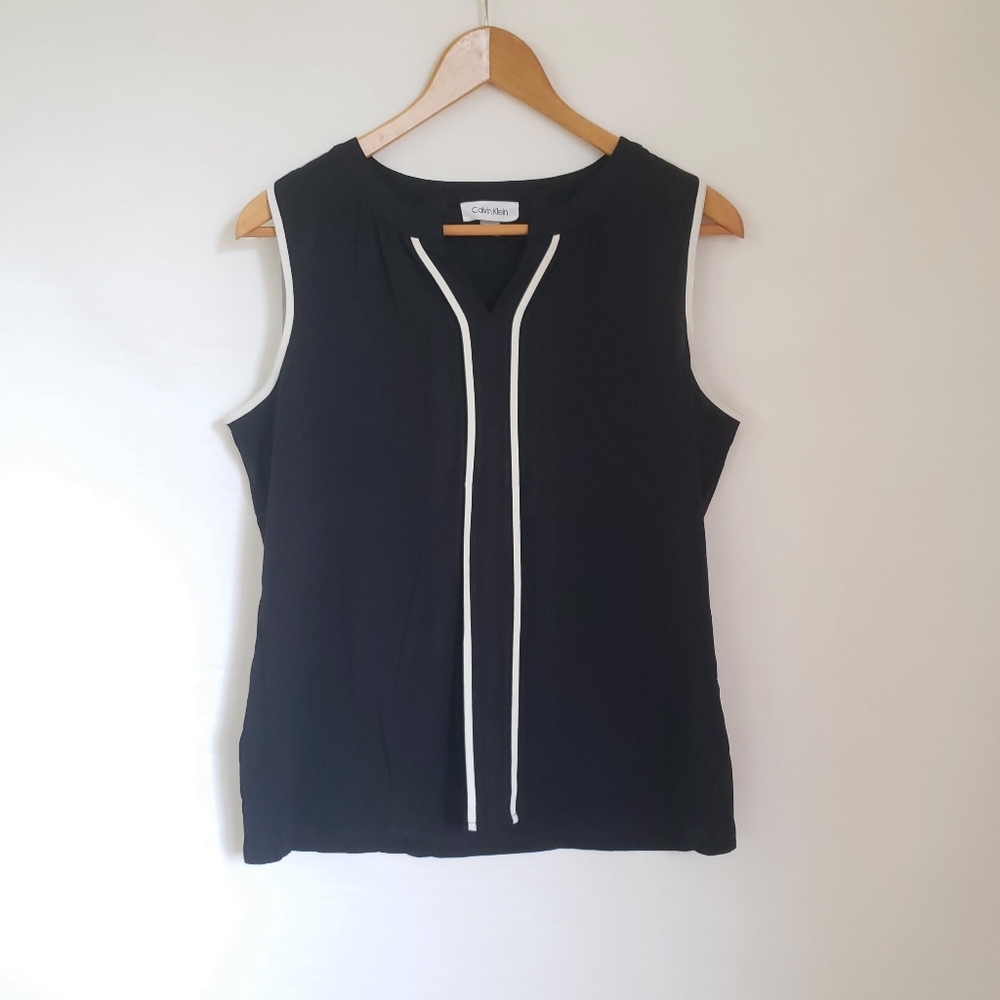 CALVIN KLEIN White Accent Solid Black Sleeveless Tank Lightweight Size Medium